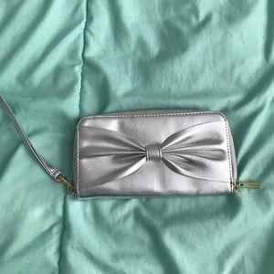 Target phone wristlet